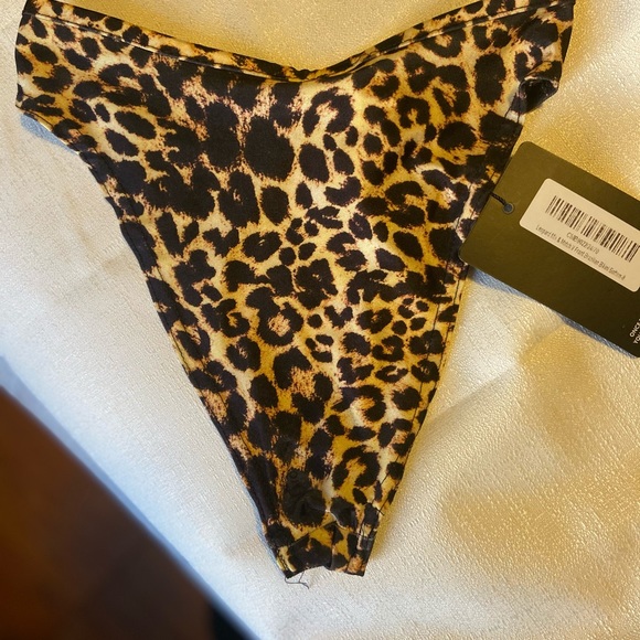 Pretty little things leopard bikini bottom - Picture 2 of 2